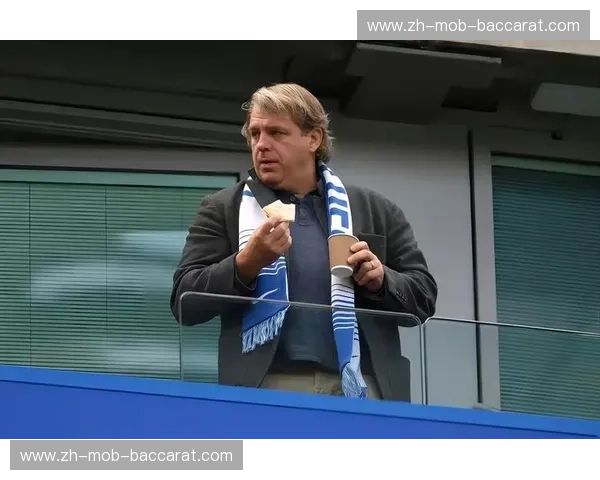 法甲图文直播:穿越喧嚣的赛场,与球迷一同定格瞬间 法甲图文直播:穿越喧嚣的赛场,与球迷一同定格瞬间